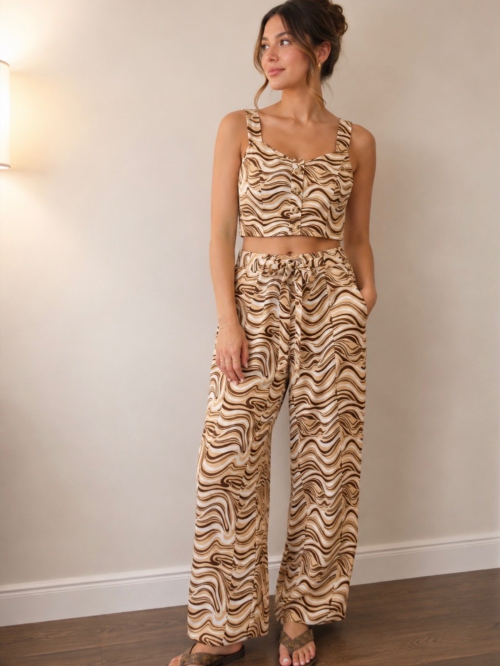 Matching 2-Piece Lounge Set – Crop Top & Wide Leg Pants